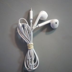 Apple ear pods with cord